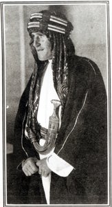 Kolonel T. E. Lawrence, 1919 door English Photographer